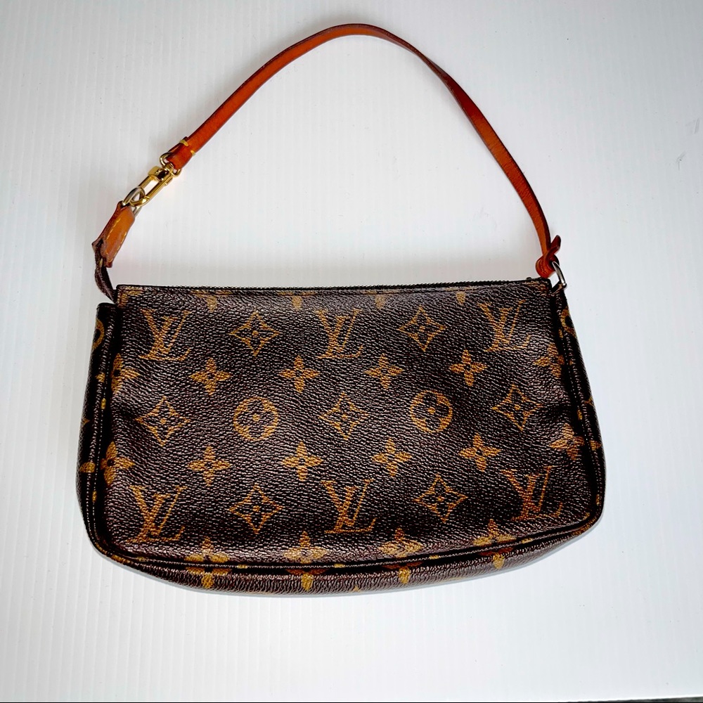 Louis Vuitton Monogram Pochette
